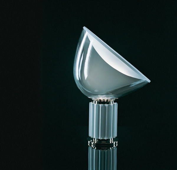 Flos Taccia Lampada da tavolo argento con dimmer, particolare del diffusore luminoso