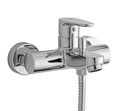 Paffoni Green Gr022 Miscelatore Vasca Senza Doccetta Cromo ambientato in box doccia con pareti in vetro