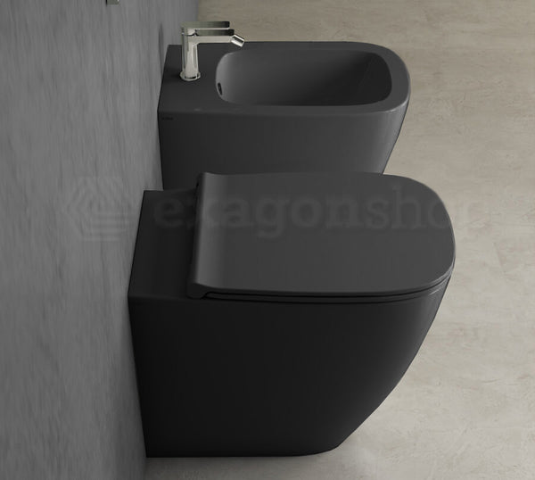 Globo Genesis Coppia Sanitari filoparete Vaso senza brida E Bidet A Pavimento Sedile Rallentato Smoke