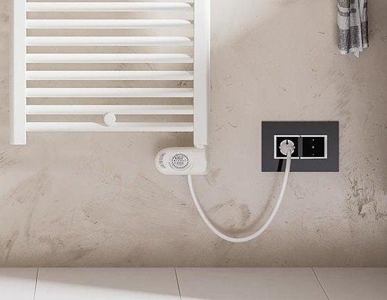 Lazzarini Cortina Scaldasalviette elettrico 1375x480 dritto shuko 750W con termostato digitale bianco EVO 388168