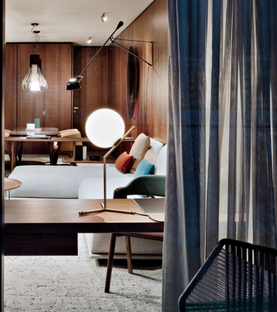 Flos IC Lights Table 1 High Lampada da tavolo 20 cm in ottone nero spazzolato
