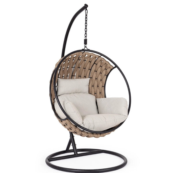 Andrea Bizzotto Galapagos poltrona sospesa da giardino sand Beige ambientato in spazio living con arredi coordinati