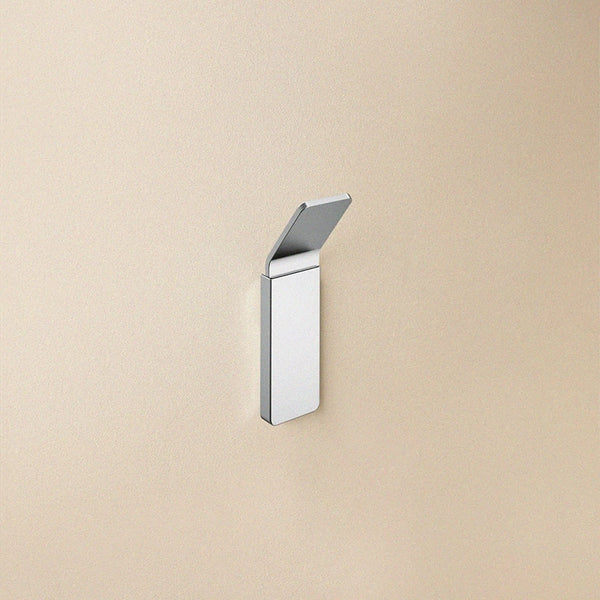 Appendino Portabito Cromo Cosmic Line montato a parete, vista del design e della finitura - Industrias Cosmic