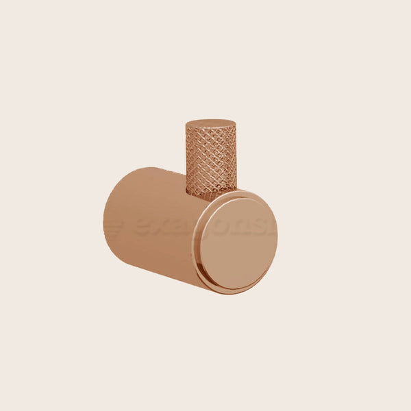 Bertocci Easy Gancio Appendino con texture godronata montato a parete, vista del design e della finitura