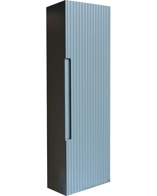 Colonna bagno 120x34 Mango reversibile sky blue ambientato in bagno moderno con specchio e accessori - Exagonshop