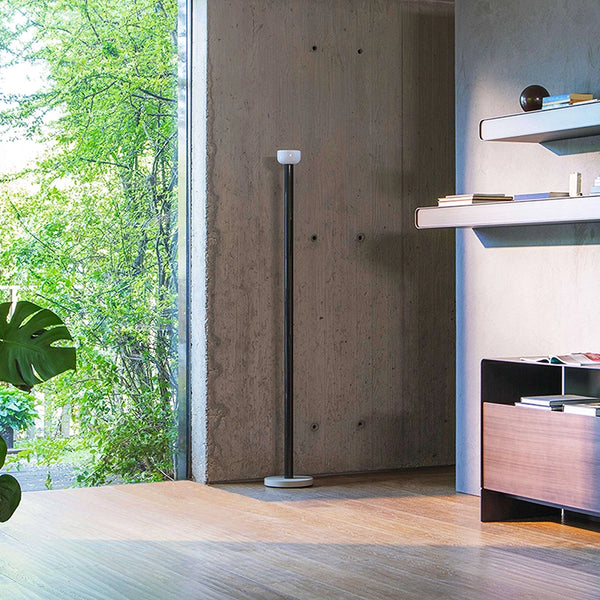Flos Bellhop Floor Lampada a pavimento cioko con base in cemento