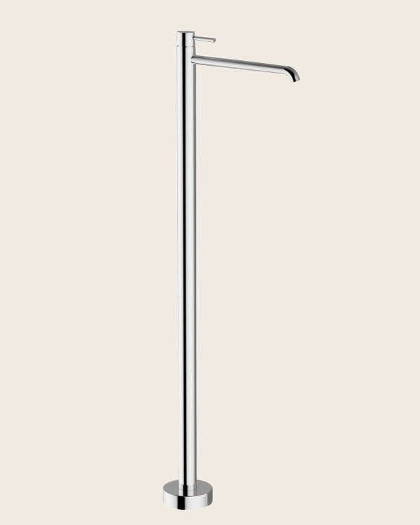 Jabil 35 Miscelatore lavabo da terra completa di parti Cromo Lucido ambientato su piano bagno con accessori - Exagonshop