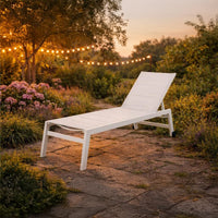 Lettino sdraio prendi sole da giardino con ruote in alluminio bianco Karl