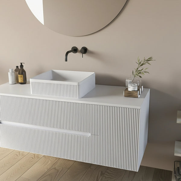 Mobile bagno 120x46 Urbino cannettato bianco opaco con anta e lavabo