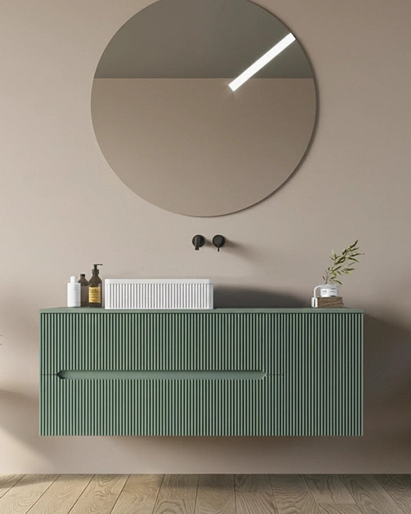 Mobile bagno 120x46 Urbino cannettato verde bosco con anta con lavabo e rubinetteria, vista frontale su sfondo neutro...