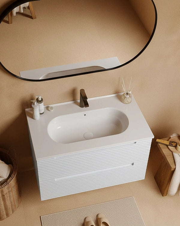 Mobile bagno bianco opaco 100x45 Mango lavabo in ceramica ambientato in bagno moderno con specchio e accessori - Exagonshop