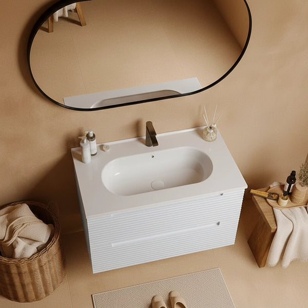 Mobile bagno bianco opaco 80x45 Mango lavabo in ceramica ambientato in bagno moderno con specchio e accessori - Exagonshop