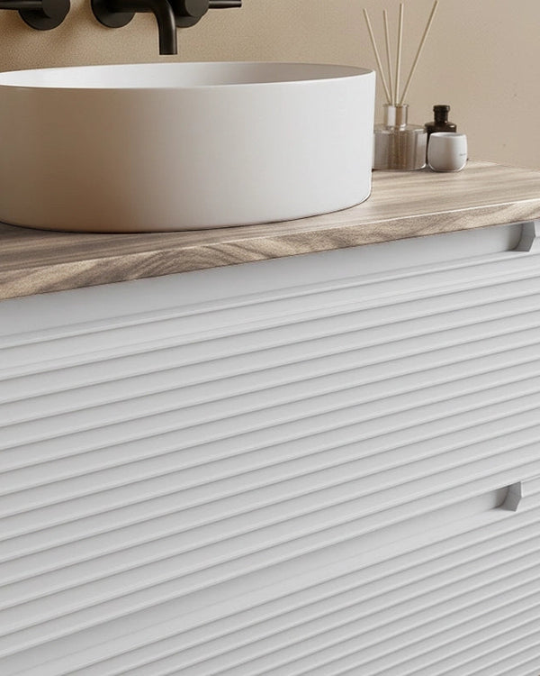 Mobile bagno bianco opaco 100x45 Mango top quercia e lavabo, dettaglio ravvicinato della finitura e del cassetto - Exagonshop