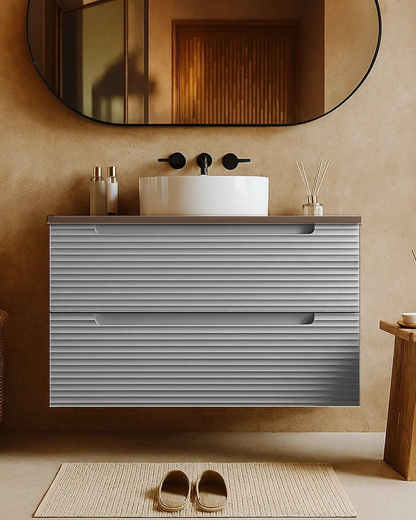 Mobile bagno clear grey 80x45 Mango top noce e lavabo da in naturale con lavabo e rubinetteria, vista frontale su sfondo...