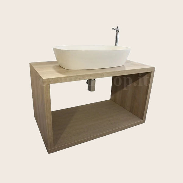 Mobile bagno 90 cm effetto legno Olmo senza lavabo con vano in naturale con lavabo e rubinetteria, vista frontale su...