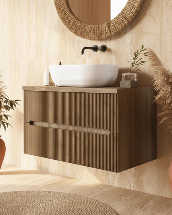 Mobile bagno noce chiaro 70x46 cannettato Urbino con ambientato in bagno moderno con specchio e accessori - Exagonshop