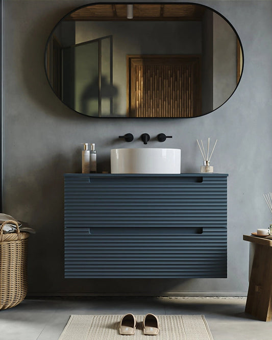 Mobile bagno sky blue 80x45 Mango lavabo tondo da appoggio Avio ambientato in bagno moderno con specchio e accessori...