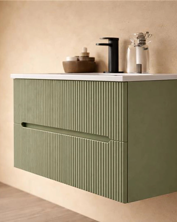 Mobile bagno verde muschio 60x46 cannettato Urbino con ambientato in bagno moderno con specchio e accessori - Exagonshop