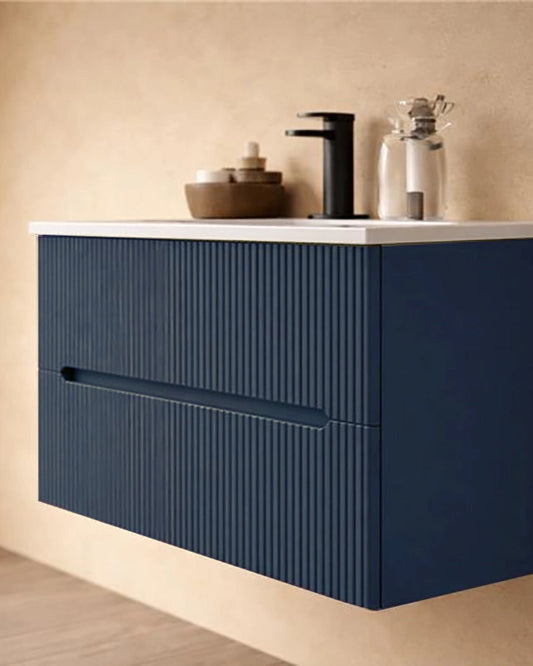 Mobile bagno petrolio 90x46 cannettato Urbino con lavabo ambientato in bagno moderno con specchio e accessori - Exagonshop