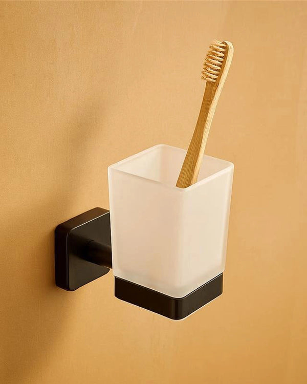 New Line M3 Bicchiere Portaspazzolini In Acciaio Inox Nero in opaco montato a parete, vista del design e della finitura...