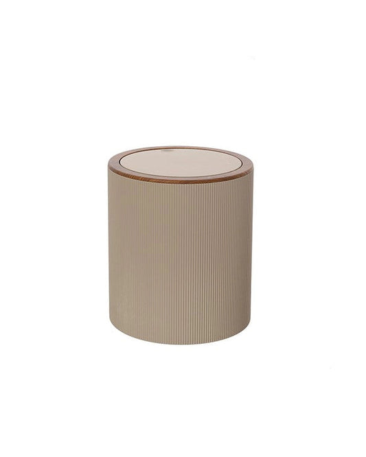 Pattumiera 5L in plastica tortora London, dettaglio ravvicinato del materiale e dell'aggancio - Exagonshop