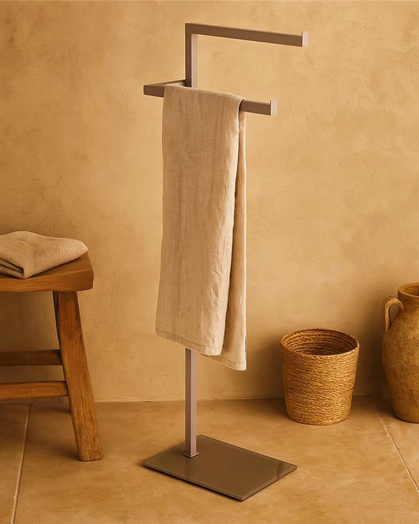 Piantana Portasciugamani tortora con base in vetro in vetro temperato montato a parete, vista del design e della finitura...