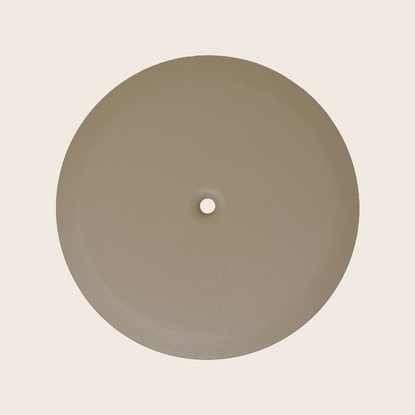 Piattello 14 cm tappo pozzetto beige sabbiato, vista frontale della maniglia e della bocca di erogazione - Exagonshop
