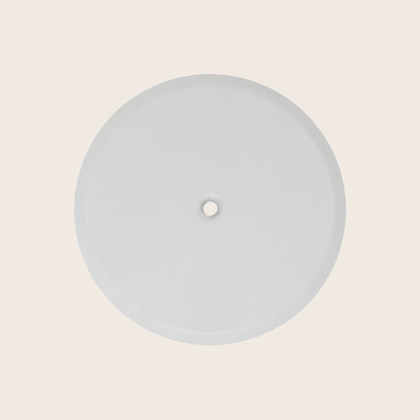 Piattello 14 cm tappo pozzetto bianco sabbiato, vista frontale della maniglia e della bocca di erogazione - Exagonshop