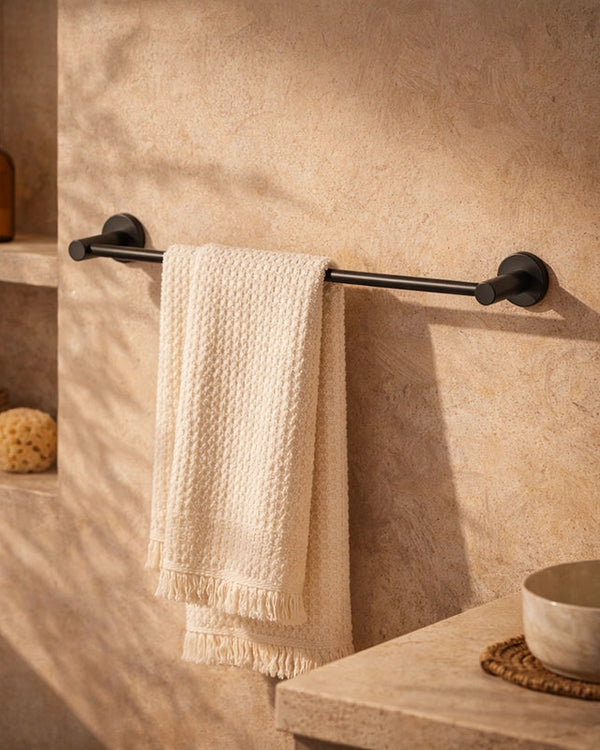 Portasciugamani 40 cm nero opaco Minimal montato a parete, vista del design e della finitura - Exagonshop