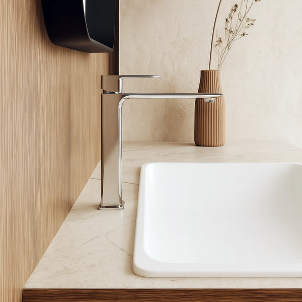 Rubinetto alto per lavabo con flessibili Cromo Ten Cromo Lucido, vista frontale su sfondo bianco - Exagonshop