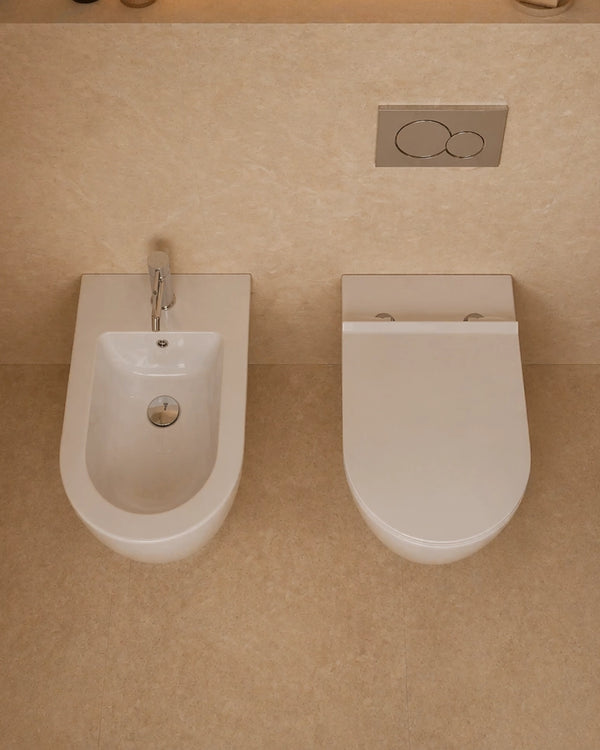 Sanitari filomuro ceramica vaso e bidet con sedile chiusura rallentata Linea Zeta