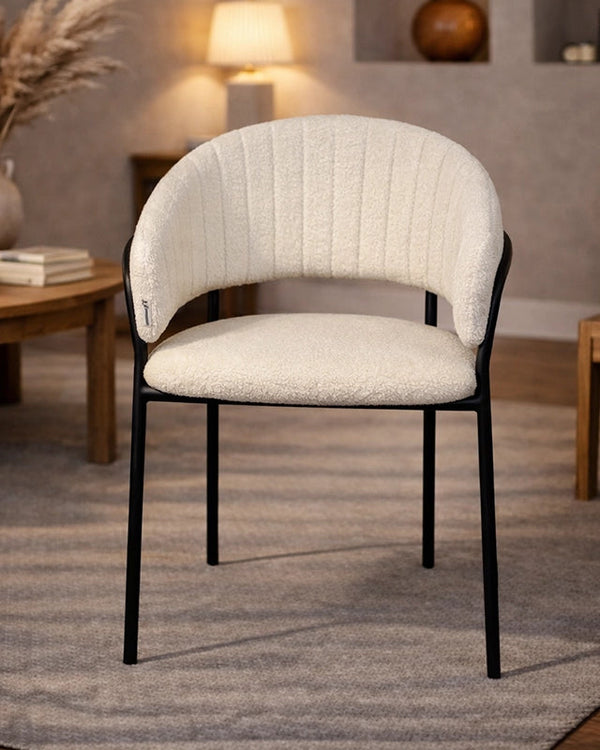 Sedia da pranzo effetto boucle Korinne bianco, vista laterale della struttura e del profilo - Exagonshop