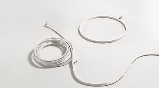 Flos Wirering Lampada da parete Cavo e Anello bianco spenta, dettaglio del corpo lampada e dei materiali