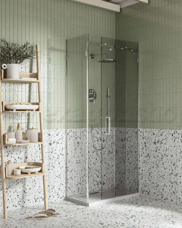 Box doccia 70x100 Sofia un anta scorrevole reversibile 8 mm Cromo Lucido installato in bagno moderno con ante in vetro...
