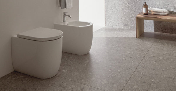 Ideal standard blend curve t375101 vaso a terra universale filo parete aquablade con fissaggi nascosti in ceramica bianco