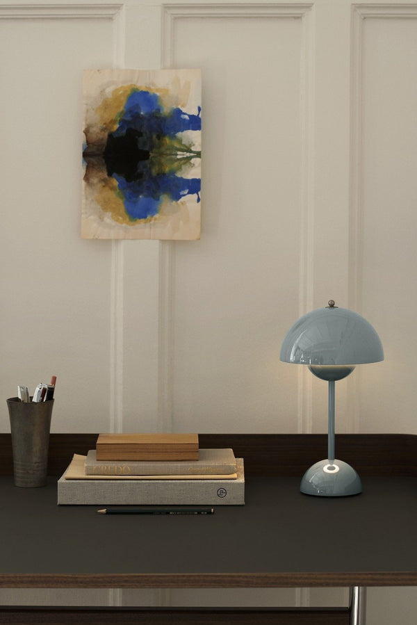 &Tradition Flowerpot VP9 Lampada ricaricabile stone blue, particolare del diffusore luminoso