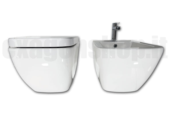 Coppia sanitari sospesi con Softclose Bianco Legend ambientato su piano bagno con accessori - Exagonshop