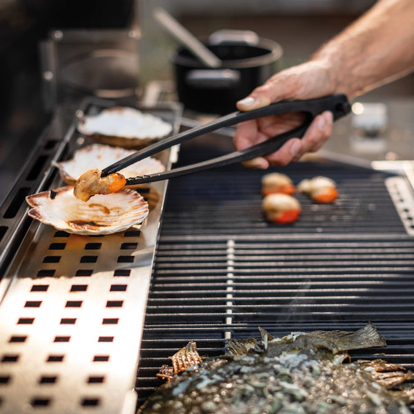 Palazzetti Alain barbecue a gas portatile tre griglie e piastra in ghisa con coperchio in acciaio