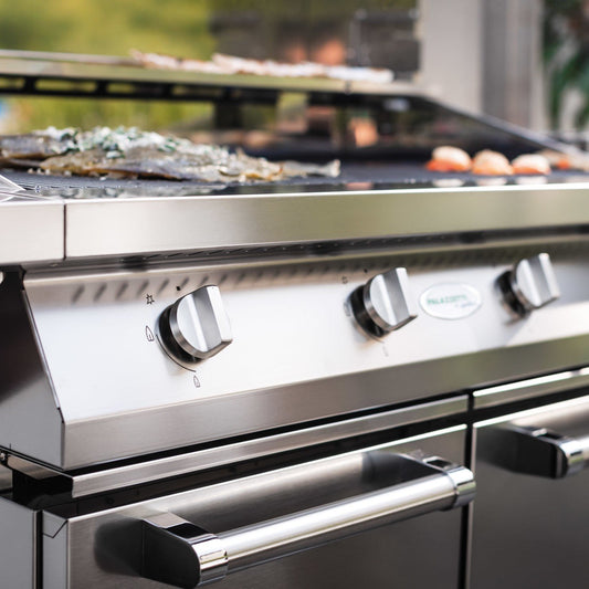 Palazzetti Alain barbecue a gas tre griglie con ruote Acciaio, vista laterale che mostra profilo e dimensioni