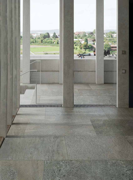 Pavimento rivestimento 60x60 in gres porcellanato rettificato strutturato gray naturale Walks 1.0 728747 Florim