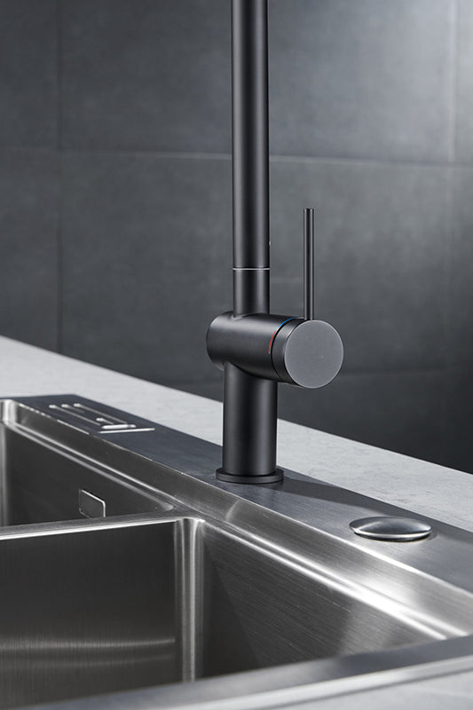 Rubinetto cucina bocca estraibile in ottone nero opaco Novara