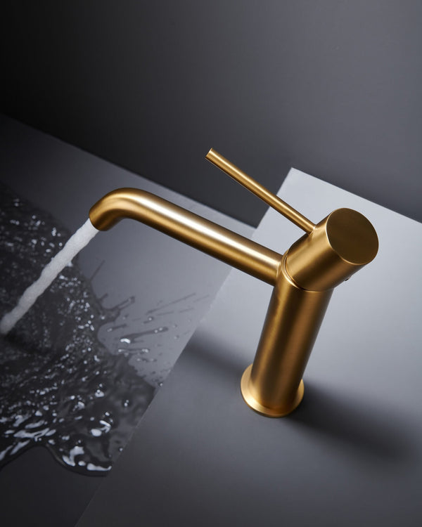 Rubinetto lavabo senza scarico in ottone oro spazzolato Memo Oro Mat, vista laterale del profilo e della forma - Exagonshop