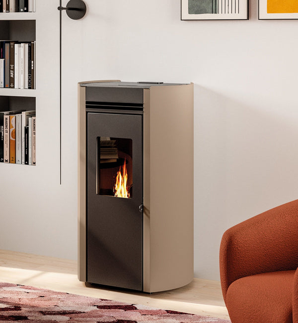 Stufa a pellet ad aria in acciaio verniciato caffellatte Ecofire Flo 9 Palazzetti