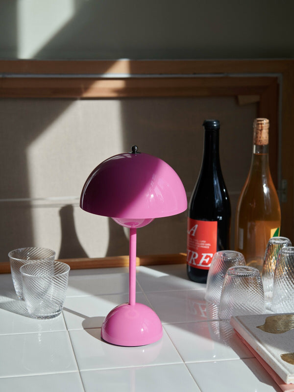 &Tradition Flowerpot VP9 Lampada ricaricabile da tavolo tangy pink