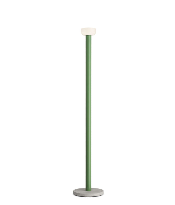 Flos Bellhop Floor Lampada a pavimento verde con base in cemento