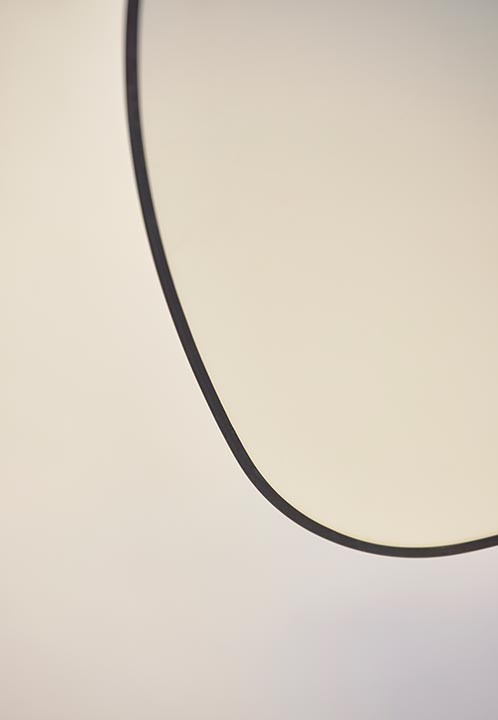 Flos Chiara Floor lampada Da pavimento H.145 cm in acciaio inox con bordi neri