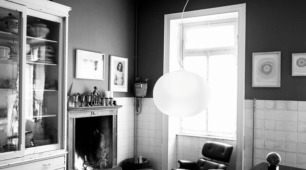 Flos Glo-Ball Suspension 2 Lampada a Sospensione 45 cm a luce diffusa in acciaio e vetro soffiato Bianco