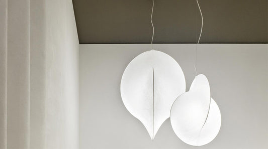 Flos Overlap Suspension 2 Lampada 100 cm a Sospensione Bianco spenta, dettaglio del corpo lampada e dei materiali
