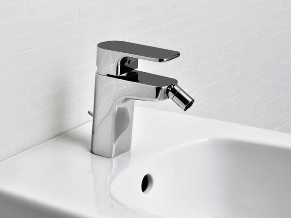 Wind Zucchetti Set Miscelatori per Lavabo Bidet e Vasca visto dall'alto con superficie e piletta di scarico - Zucchetti...