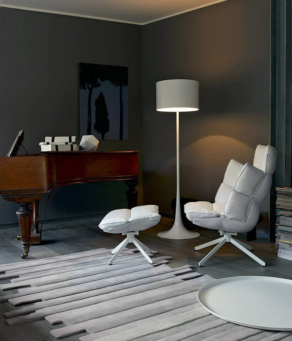 Flos Spun Light Floor Lampada a pavimento Bianco lucido spenta, dettaglio del corpo lampada e dei materiali